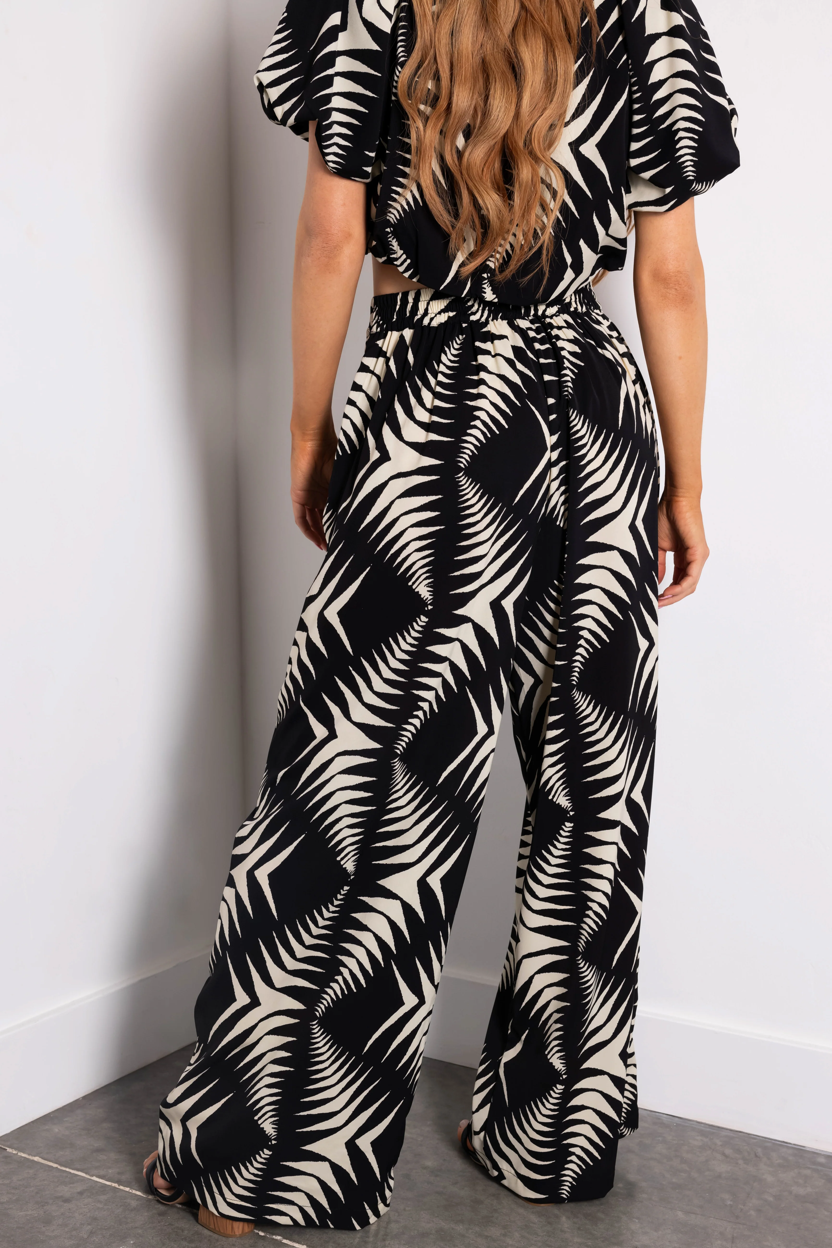 Black and Cream Wide Leg Pants - Image 4