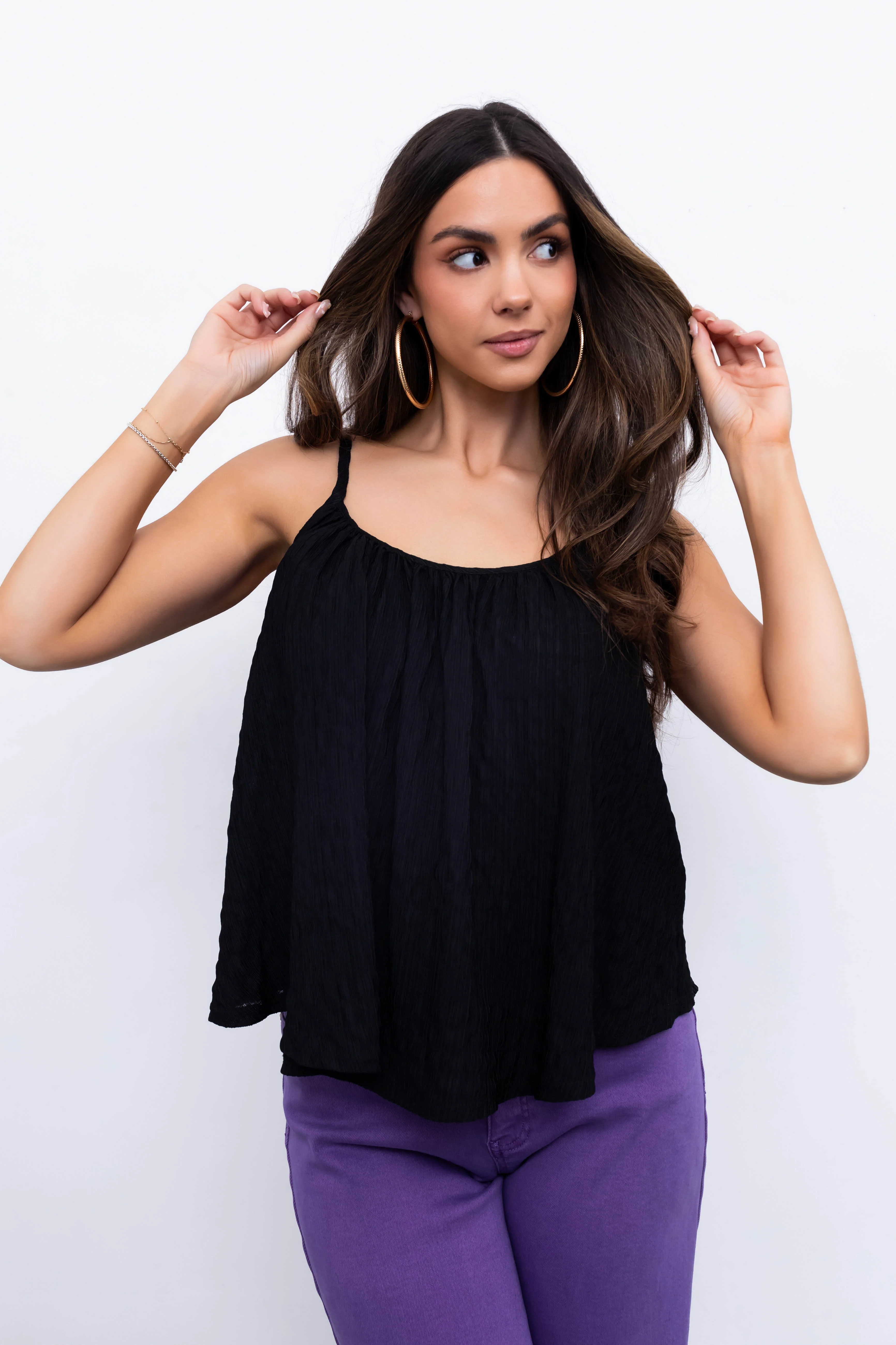Black Round Neckline Flowy Cami Tank Top - Image 3