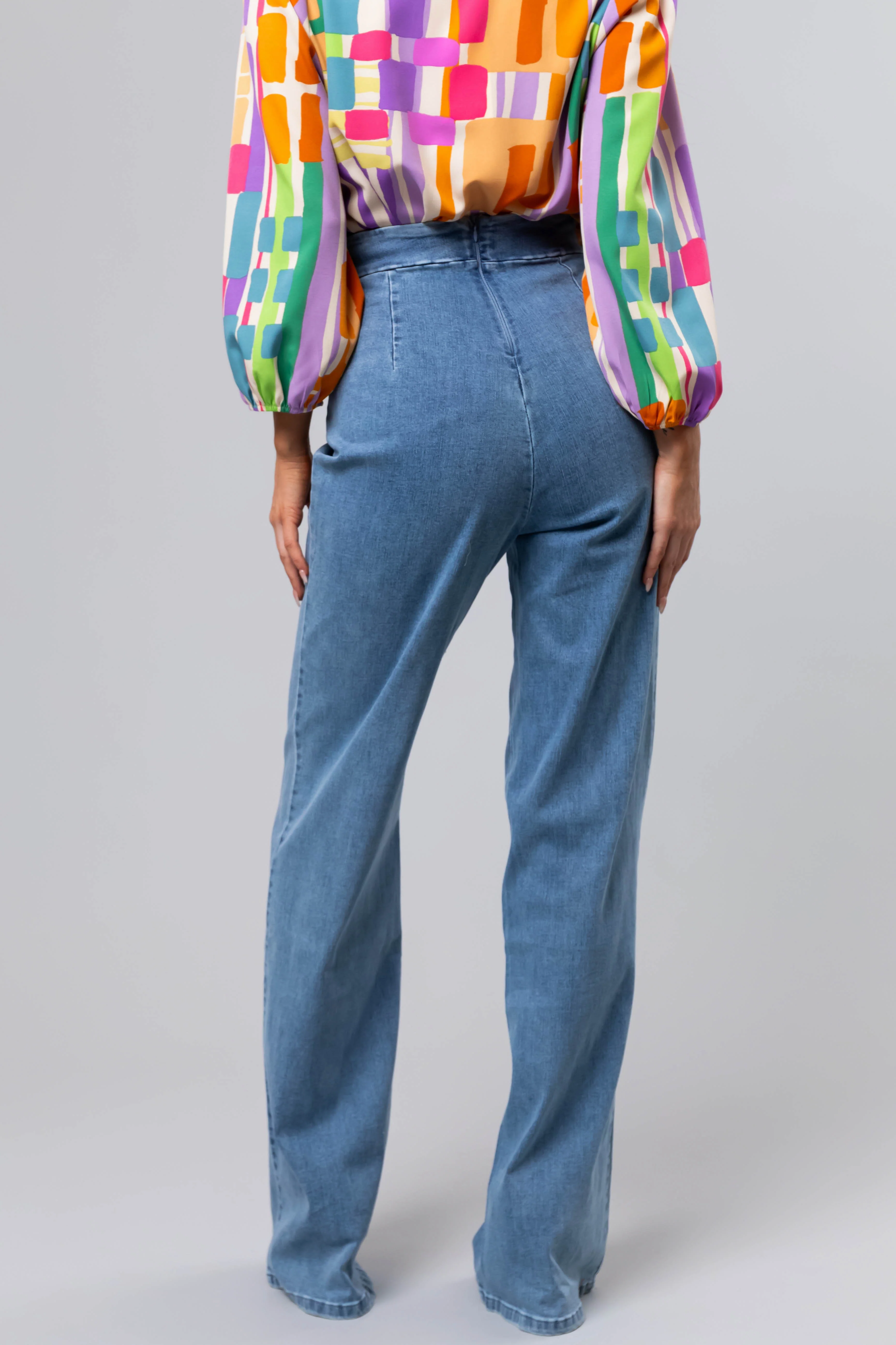 Light Wash Denim High Waisted Gold Belt Pants - Image 4