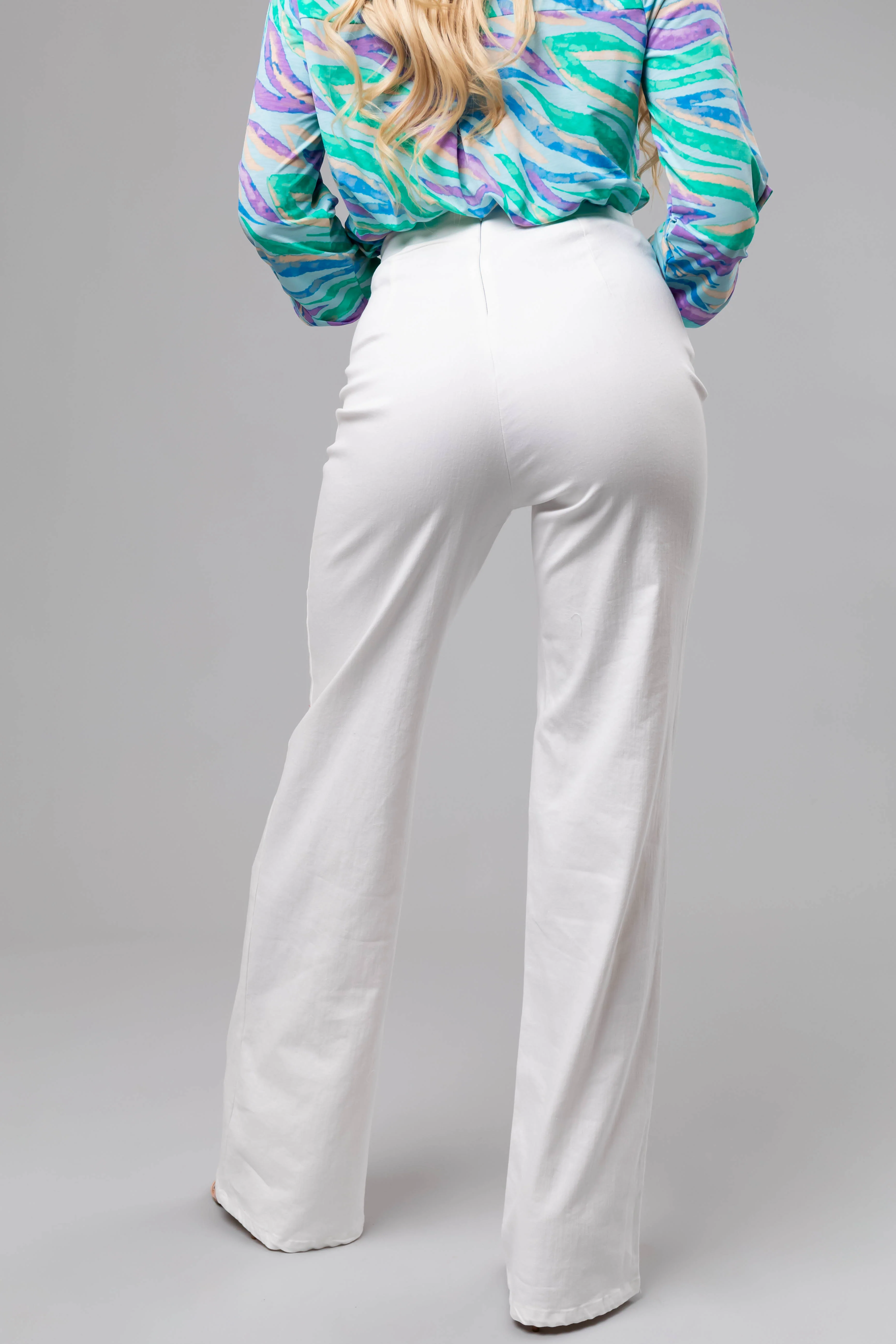 White Denim High Waisted Wide Leg Gold Belt Pants - Image 5